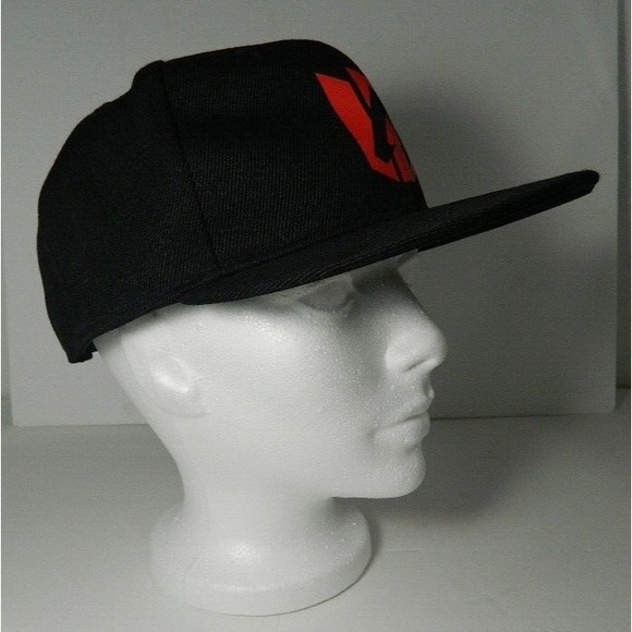 Three In Cap Adjustable Snapback Black with Red & Black Symbol NWT OSFA - Picture 3 of 8